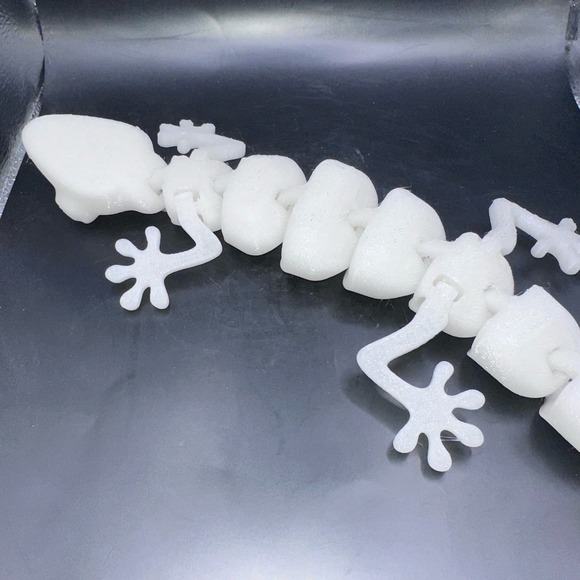 New 3D Printed Full Articulating Glow In The Dark Gecko/Lizard Toy 14”L - Picture 4 of 7